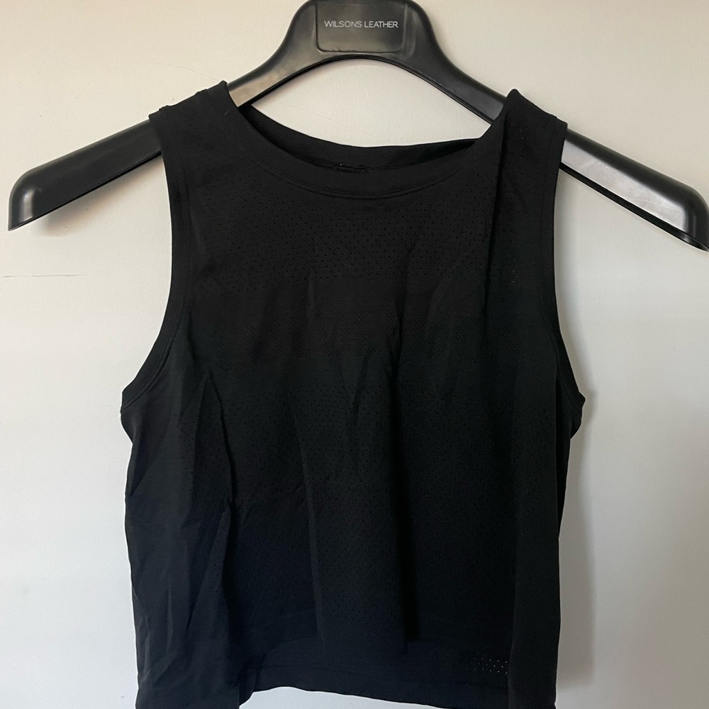 Lululemon crop top